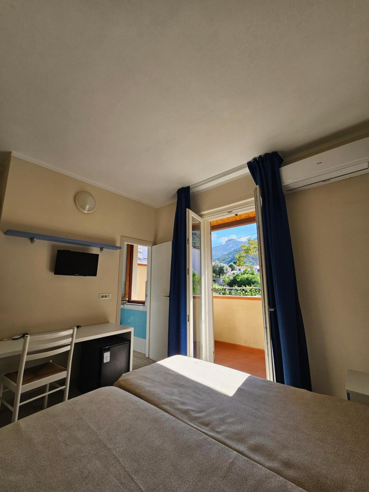 Hotel Corallo Помонте Екстериор снимка