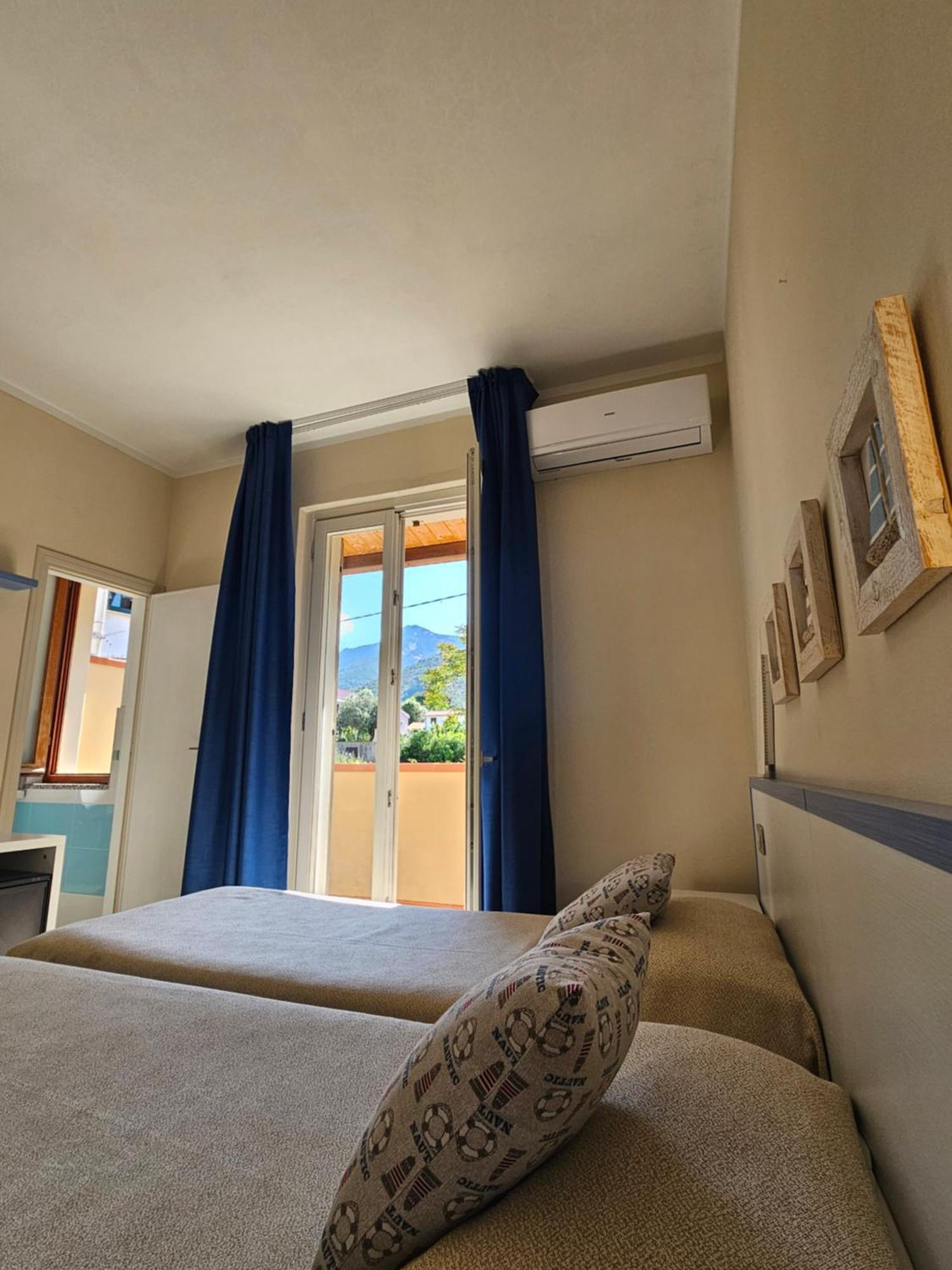 Hotel Corallo Помонте Екстериор снимка