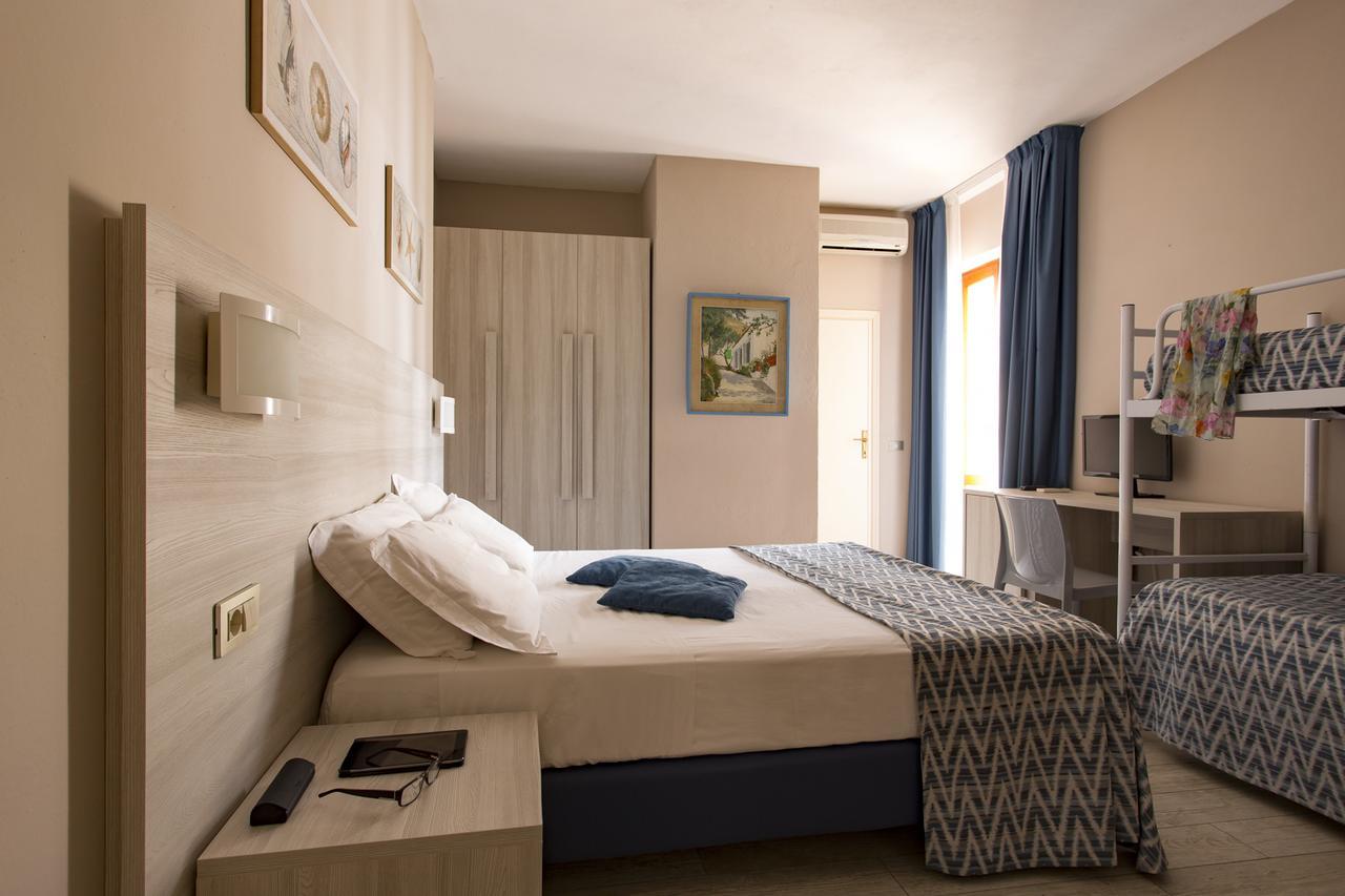 Hotel Corallo Помонте Екстериор снимка